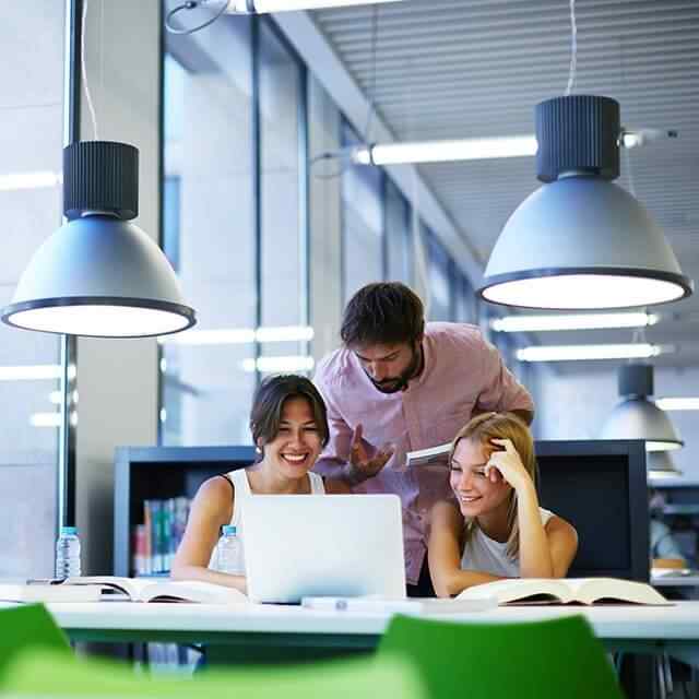 https://scale-nest.com/wp-content/uploads/2017/10/img_creative_3.jpg